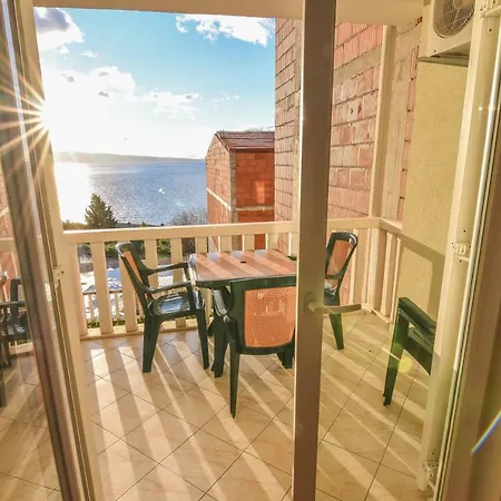 Apartment Lavanda Omis